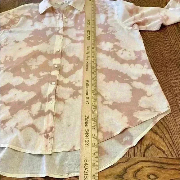 Sundry long, tail, button-down women’s shirt in new like condition Size 1 fits L - Picture 8 of 8